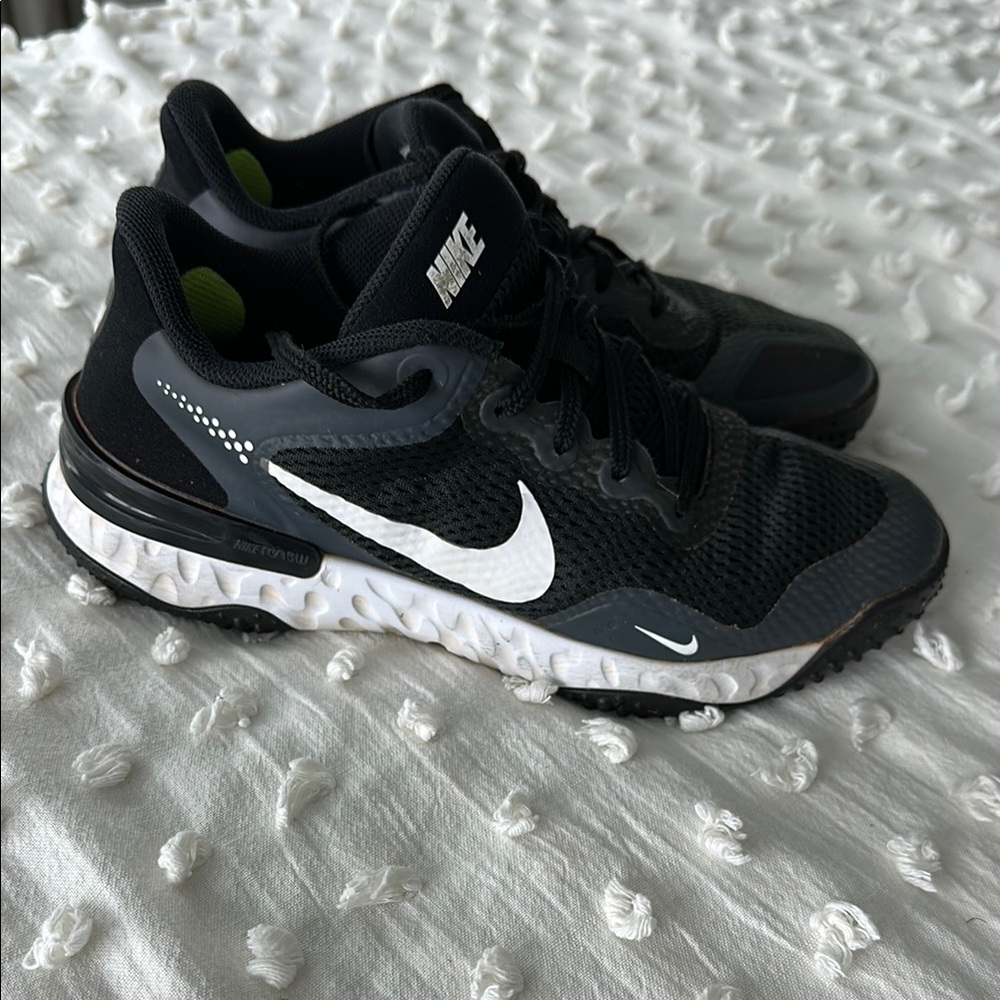 Nike Alpha Huarache Elite 3 Turf Cleats in Black Iron Grey Size 7.5